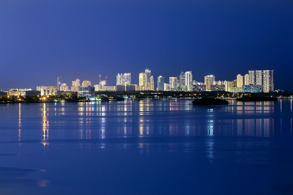 Moderno Residences By Bay Breeze Miami Beach Exterior foto